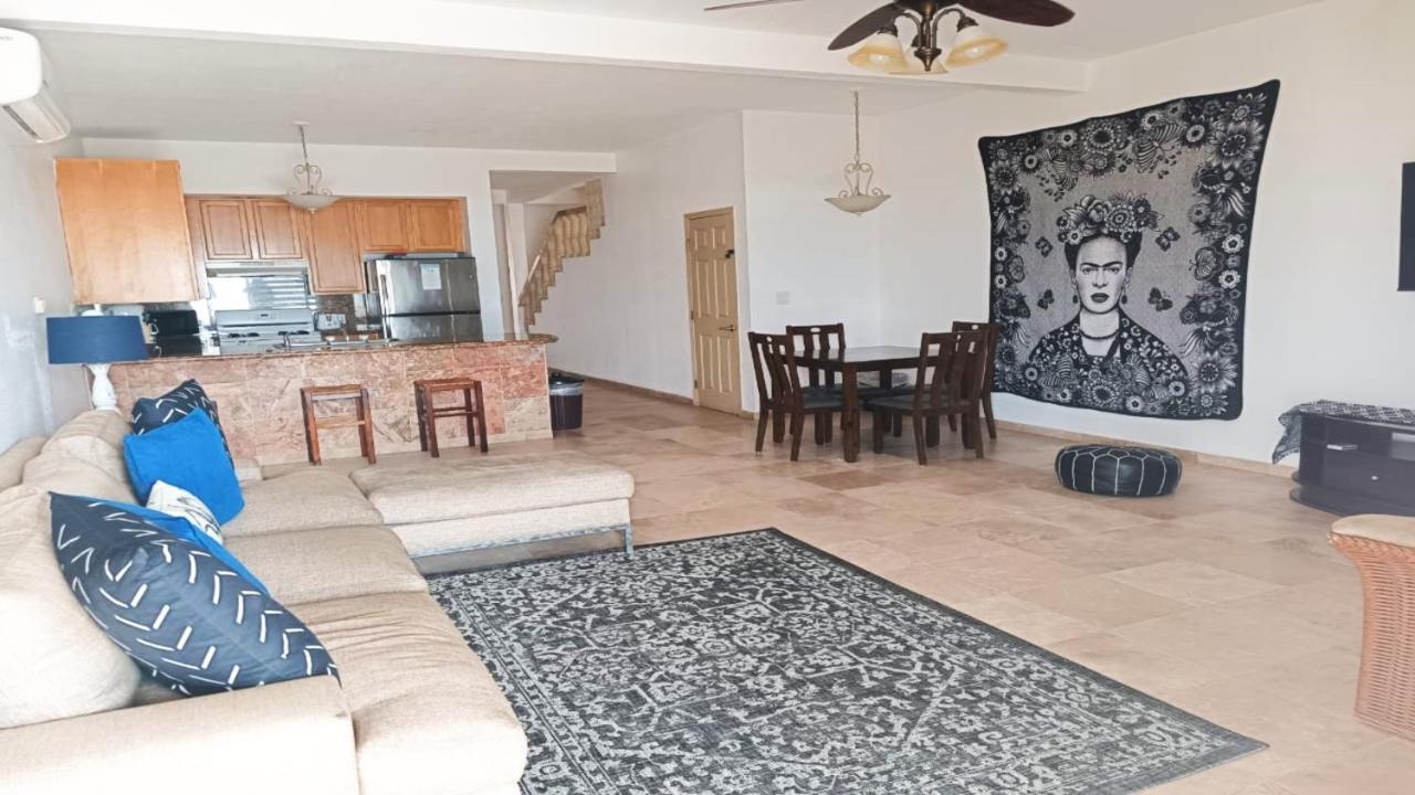 The Suites At Rocky Point 2 외부 사진