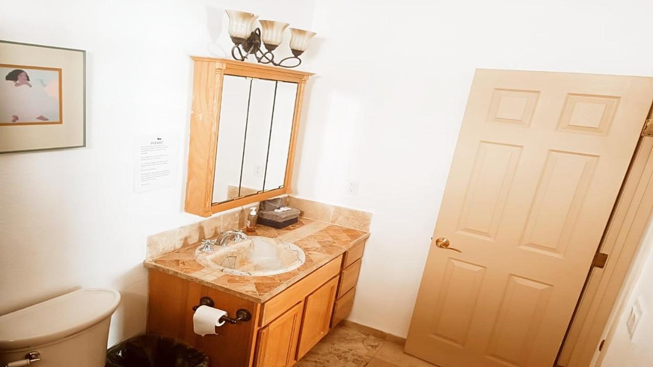 The Suites At Rocky Point 2 외부 사진